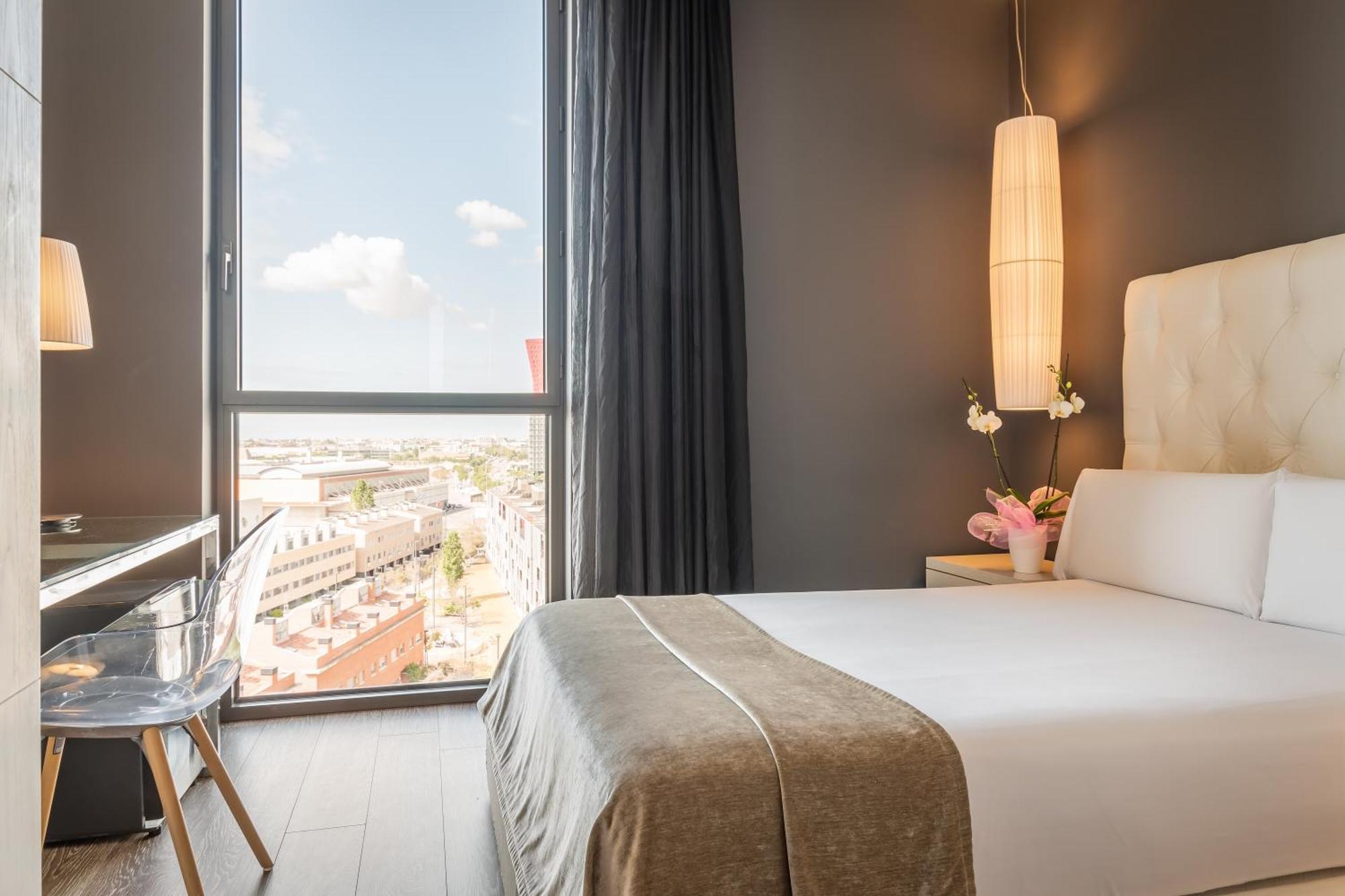 Hotel Sb Plaza Europa L'Hospitalet de Llobregat Bagian luar foto